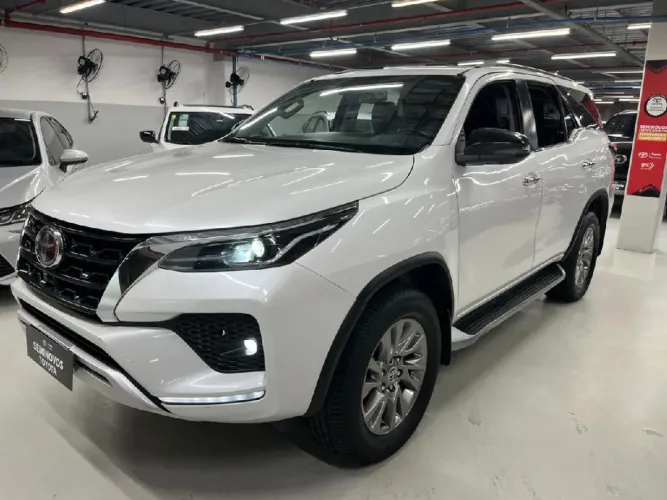 Toyota Hilux SW4 SRX 4X4 2.8 TDI 16V Dies. Aut. 2024