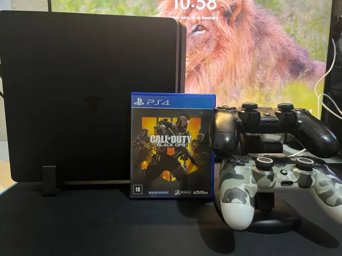 PlayStation 4 slim *dois controles + Call of Duty+ base de carregar controle*