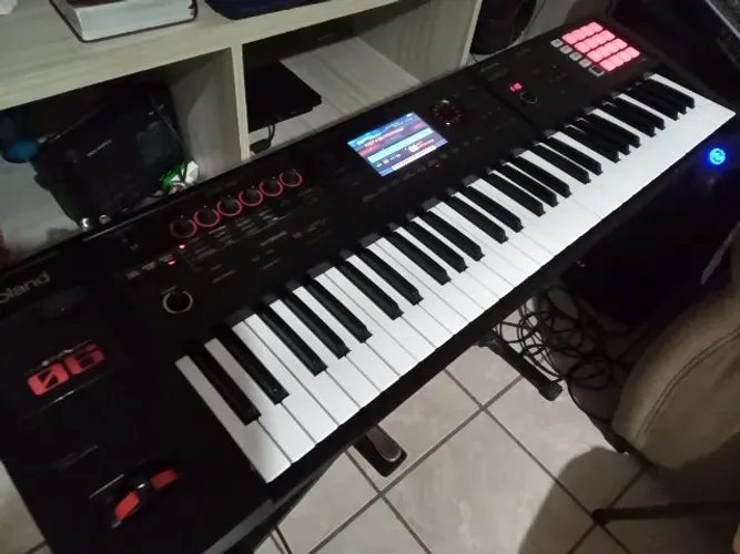 Roland fa 06 bem conservado contato 87 9. *