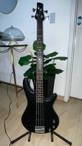 Baixo ibanez gr200