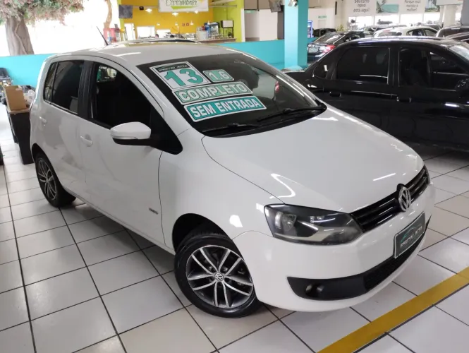 Volkswagen Fox Bluemotion 1.6 MI Total Flex 5P. 2013
