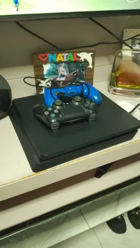 PS4 slim 1tb