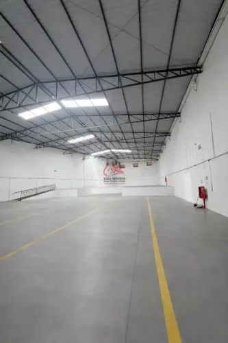 Galpão Comercial com Docas e Pé Direito Alto - 1.030m² - Estrutura Completa