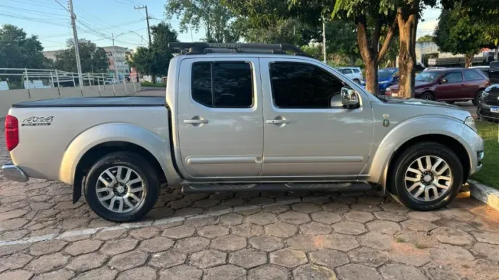 Nissan Frontier SL CD 4X4 2.5tb Diesel AUT 2013