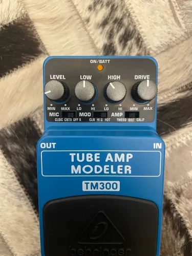 Pedal pré Amp Behringer tm300