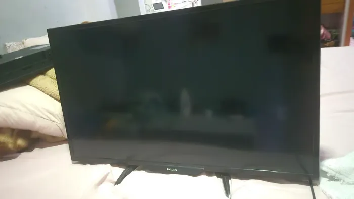 TV Philips 32 polegadas (NÃO É SMART)
