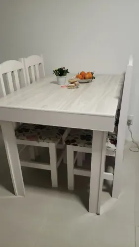 Mesa e sofá