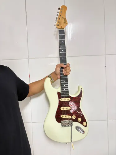 Guitarra T635 OLYMPIC WHITE TAGIMA + CAPA + ESCUDO NOVO