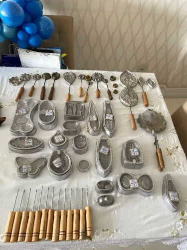 VENDO LOTE DE FORMAS PARA FLORES DE TECIDO + FORMINHAS* ?