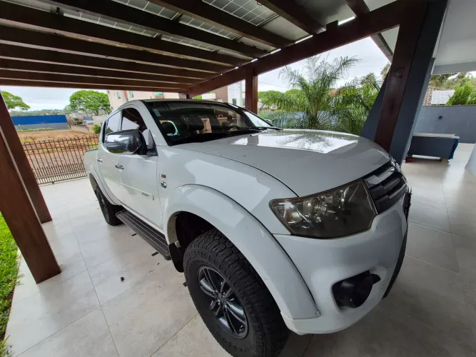 Mitsubishi L200 Triton HPE 3.2 CD TB Int.diesel MEC 2015