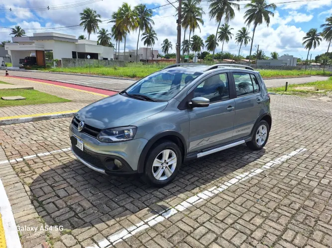 Volkswagen Crossfox 1.6 MI Total Flex 8V 5P 2011