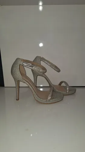 Sandália de Festa Cor Prata 