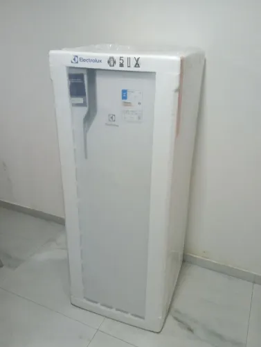 Geladeira Eletrolux 240 litros