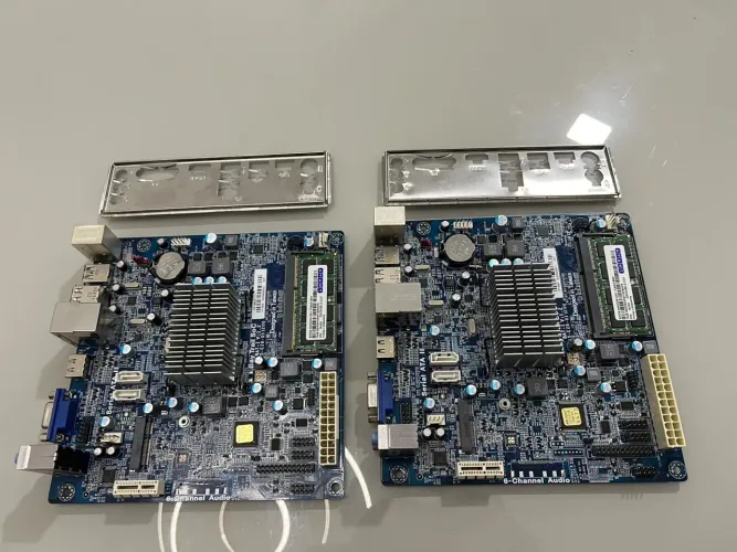 Kit Placa Mãe J1800 / 4GB DDR3