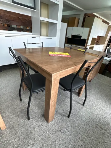 Mesa quadrada com 4 cadeiras Nova Pronta Entrega