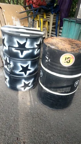 VENDO GALÕES DE 50 LITROS PRA DECORAR SEU COMÉRCIO.