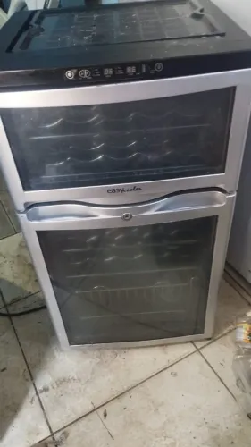 VENDO ADEGA / GELADEIRA PARA 24 GARRAFAS