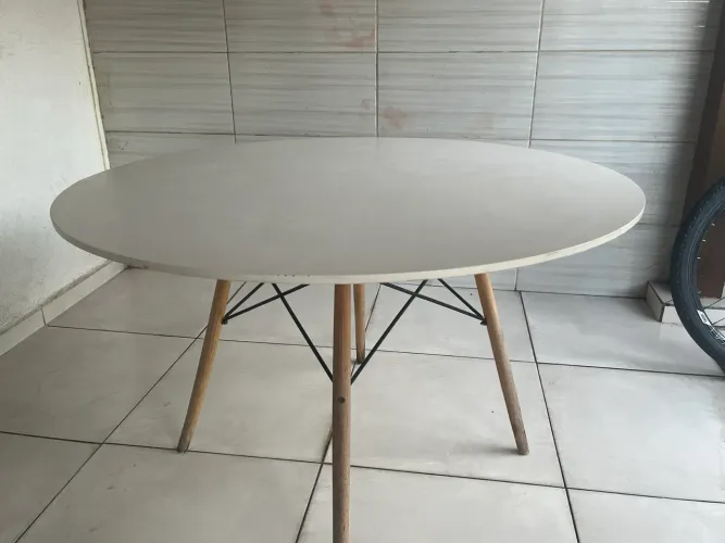 Mesa redonda 120m (diâmetro)