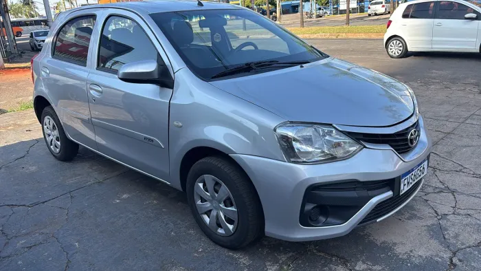 Toyota Etios X 1.3 Flex 16V 5P Mec. 2016