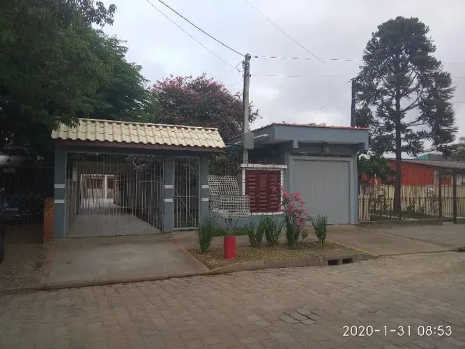 Casa 02 dormitórios - 400m da SOUL