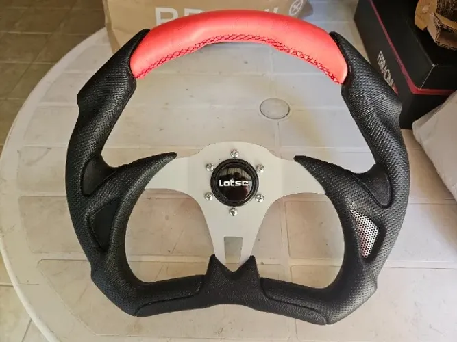 Volante Lotse novo com cubo para linha Volkswagen.