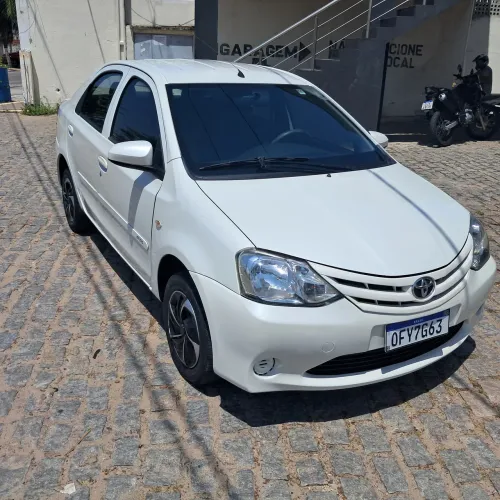 Toyota Etios X Sedan 1.5 Flex 16V 4P Mec. 2015