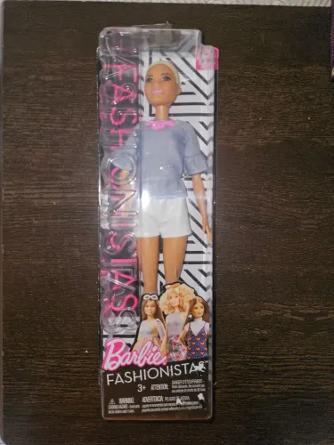 Barbie fashionista 82 lacrada