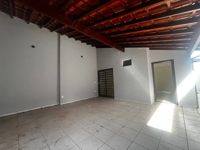 Casa sobrado para alugar no bairro Cidade Jardim em Uberlândia