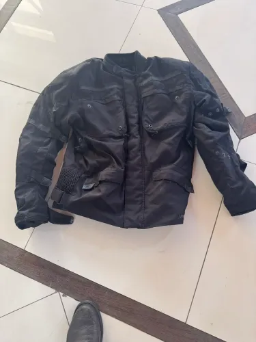 Jaqueta para motoqueiro com proteção