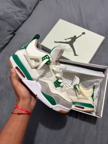 Air Jordan 4 pine green numero 40