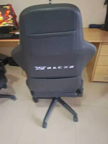 VENDE-SE CADEIRA GAMER E ESCRITÓRIO