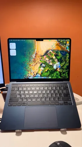 MACBOOK AIR M2