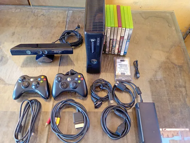 Vendo Xbox 360 desbloqueado por explodi vai como mostra nas imagens passo cartão só venda