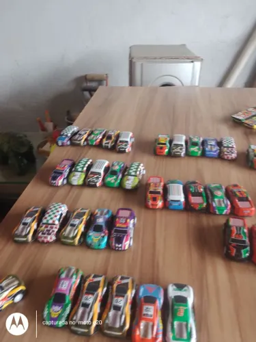 Brinquedos patins uursinho carrinhos de coleção etc olhar as fotos entrar em contato 