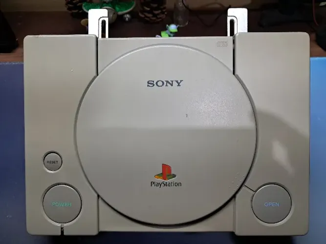 Playstation 1 FAT 9001 para reparo ou aproveitar peças