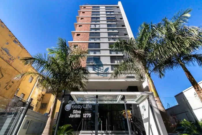 Apartamento semimobiliado no bairro Água Verde - Curitiba/PR
