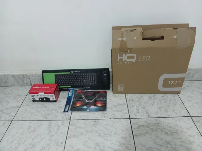 Monitor novíssimo na caixa + teclado +caixa de som .