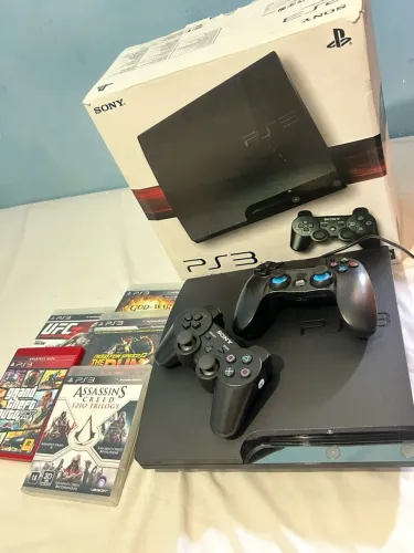 Vendo PS3 completo.