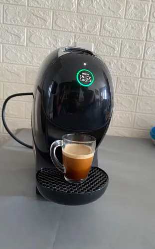 Cafeteira Dolce Gusto semi nova