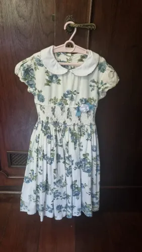 Vestido casinha de abelha tamanho 10
