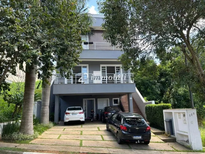 Casa à venda em Cotia, Granja Viana, com 3 suítes, com 220 m², Palm Hills