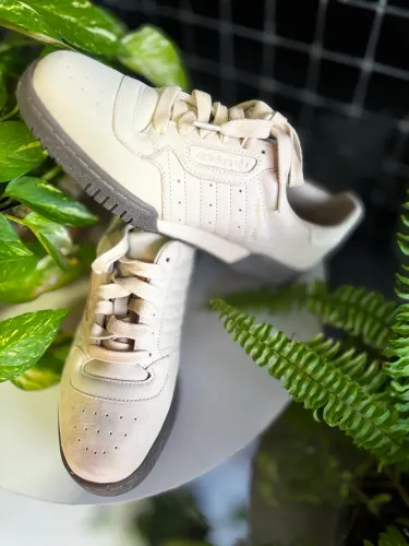 Tênis Adidas Powerphase bege - Tam. US 6.5 (BR 37/38)