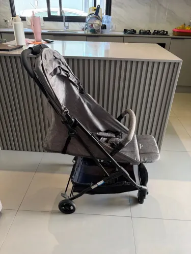 Vendo Carrinho de passeio Voyage Aero