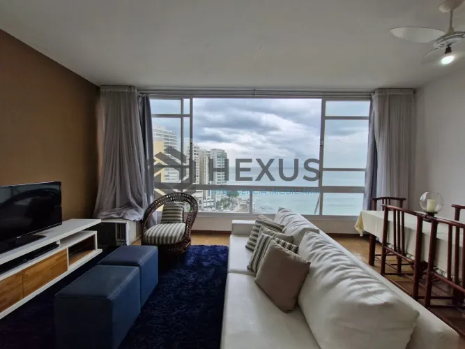 Apartamento reformado frente mar na Praia das Pitangueiras, Guaruja