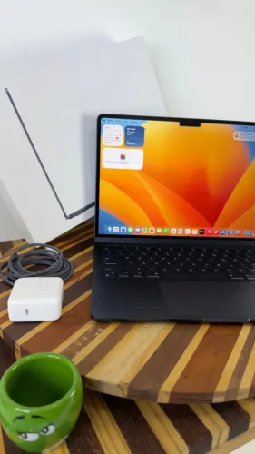 MacBook Air M2 com caixa *593*