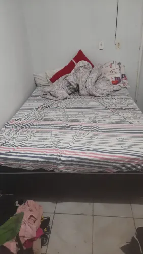Cama box casal 1 mês de uso com colchão