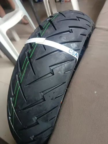 Pneu sportivo traseiro 130/70/17