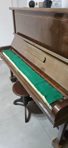 Piano com Banqueta - Pianos Brasil S.A.