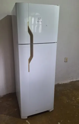 Geladeira Electrolux 260L