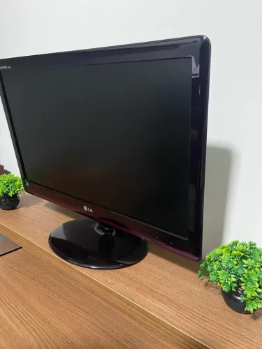 Monitor LG 22 Pol. E2250 HDMI